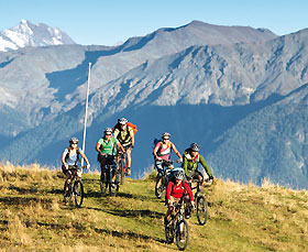 Sport-Club Carlton im Sommer frei / Crans Montana Schweiz Skipass