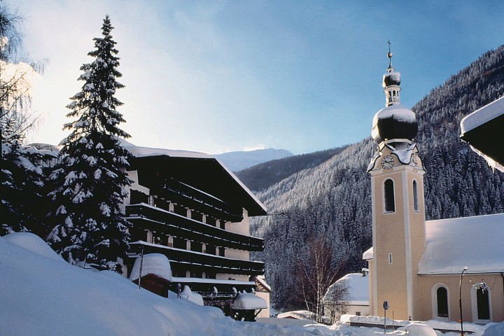 Hotel Basur in Flirsch günstig buchen / Österreich Hotel Basur in Flirsch, Hotel Basur / Österreich