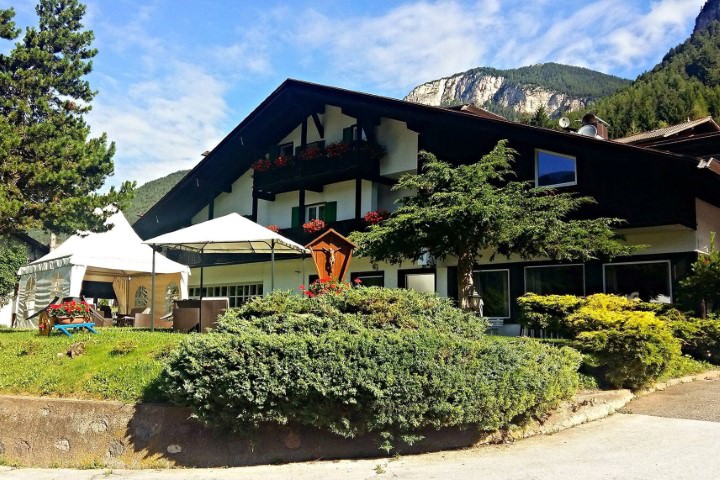 Hotel Regina delle Dolomiti in Ziano (Fleimstal) günstig buchen / Italien Hotel Regina delle Dolomiti in Ziano (Fleimstal), Hotel Regina delle Dolomiti / Italien