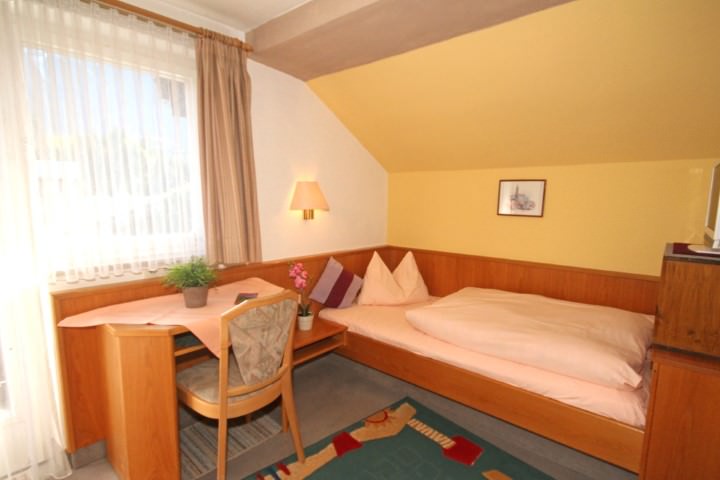 Hotel Zum Franziskaner frei / Garmisch-Partenkirchen Deutschland Skipass