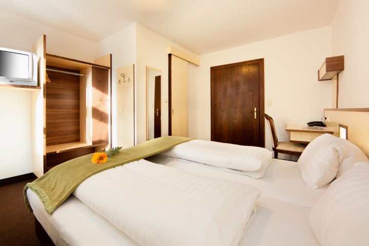 Hotel Goldene Krone billig / Skigroßraum Innsbruck Österreich verfügbar