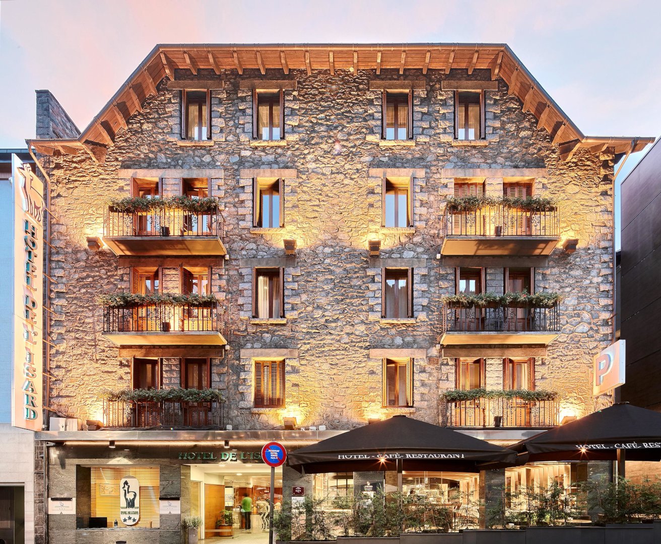 Hotel De l'Isard (HP) - Unterkunft in Andorra-La-Vella