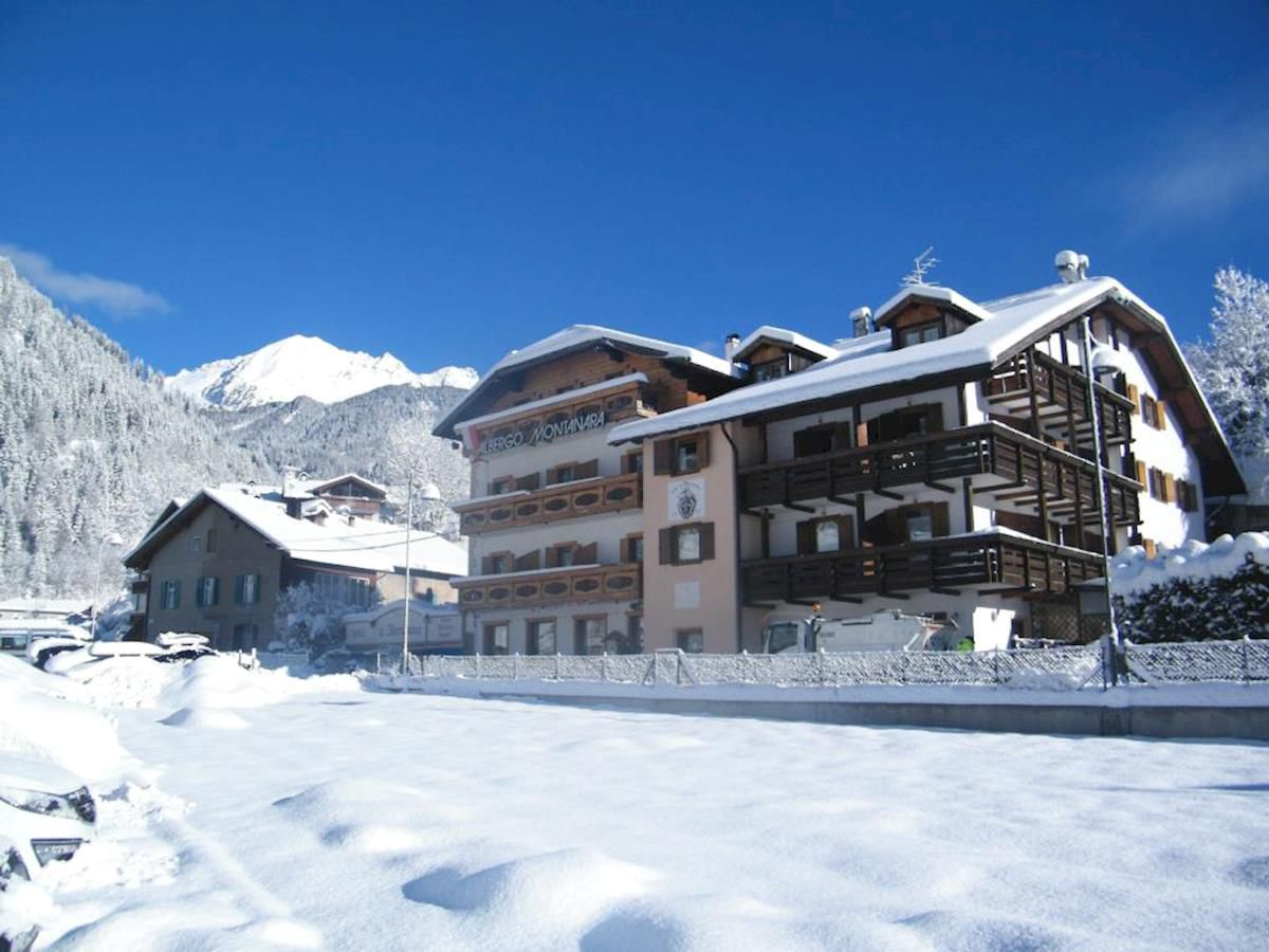 Hotel La Montanara - Unterkunft in Predazzo