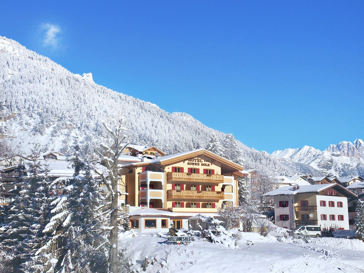 Hotel Sonne-Sole - Unterkunft in Fassatal-Dolomiten