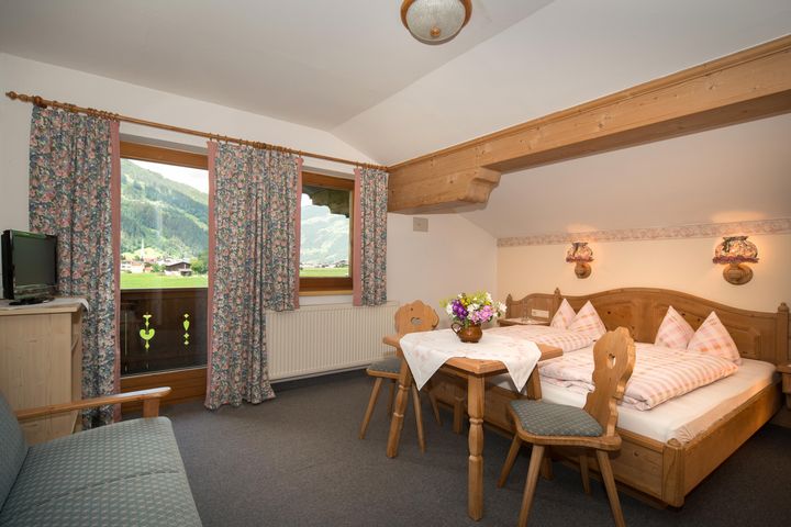 Pension Tannerhof frei / Zell am Ziller (Zillertal) Österreich Skipass