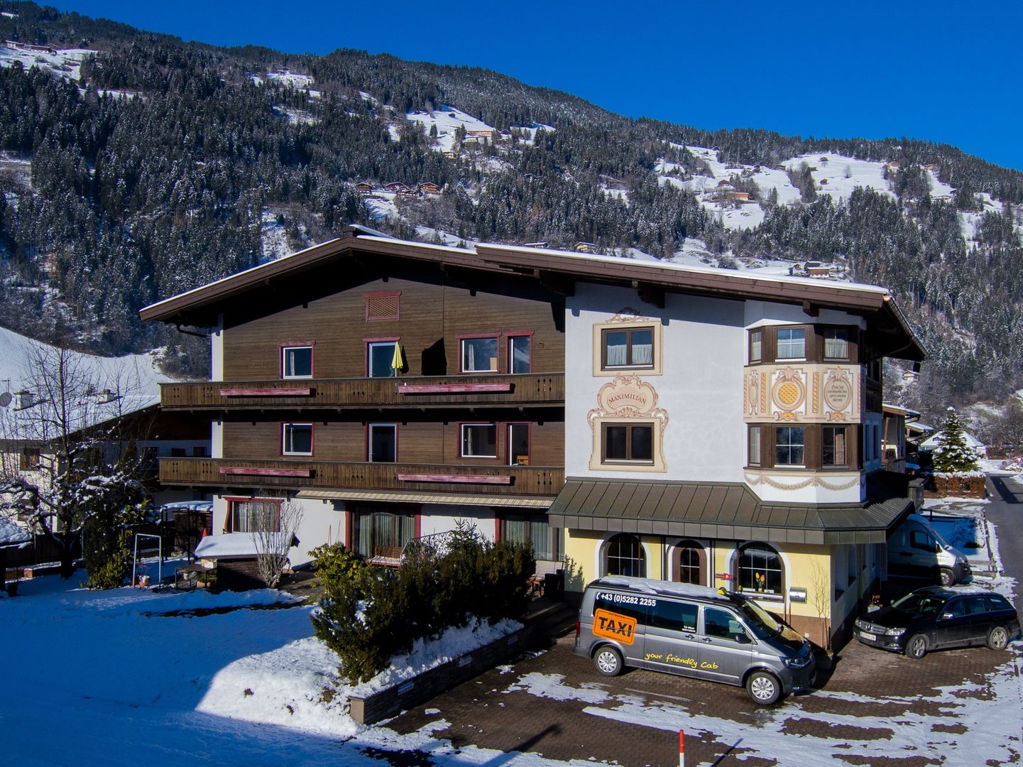 Hotel Garni Maximilian - Unterkunft in Zell-am-Ziller-Zillertal