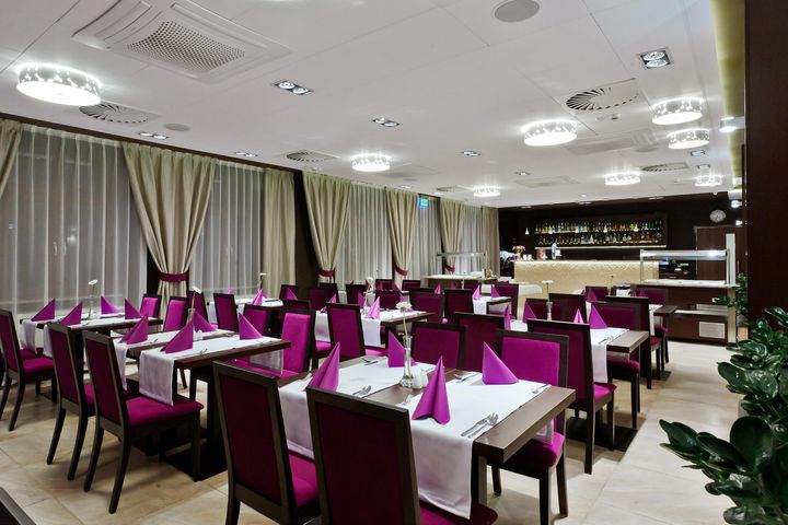 Hotel Cottonina Villa & Mineral Spa Resort frei / Świeradów-Zdrój (Bad Flinsberg) Polen Skipass