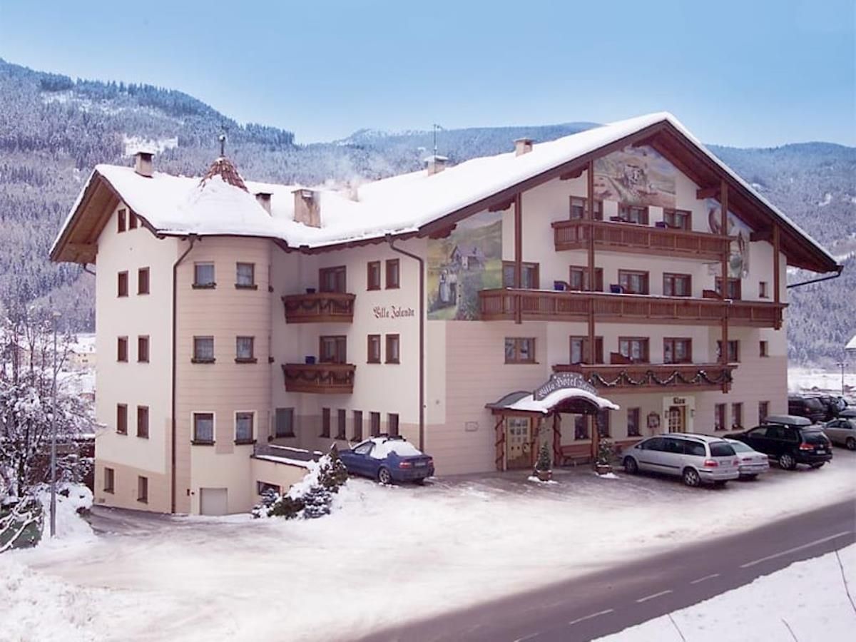 Hotel Villa Jolanda - Unterkunft in Ziano-Fleimstal