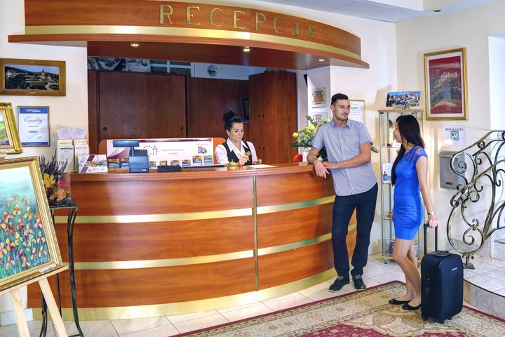 Park Hotel KUR & SPA frei / Świeradów-Zdrój (Bad Flinsberg) Polen Skipass