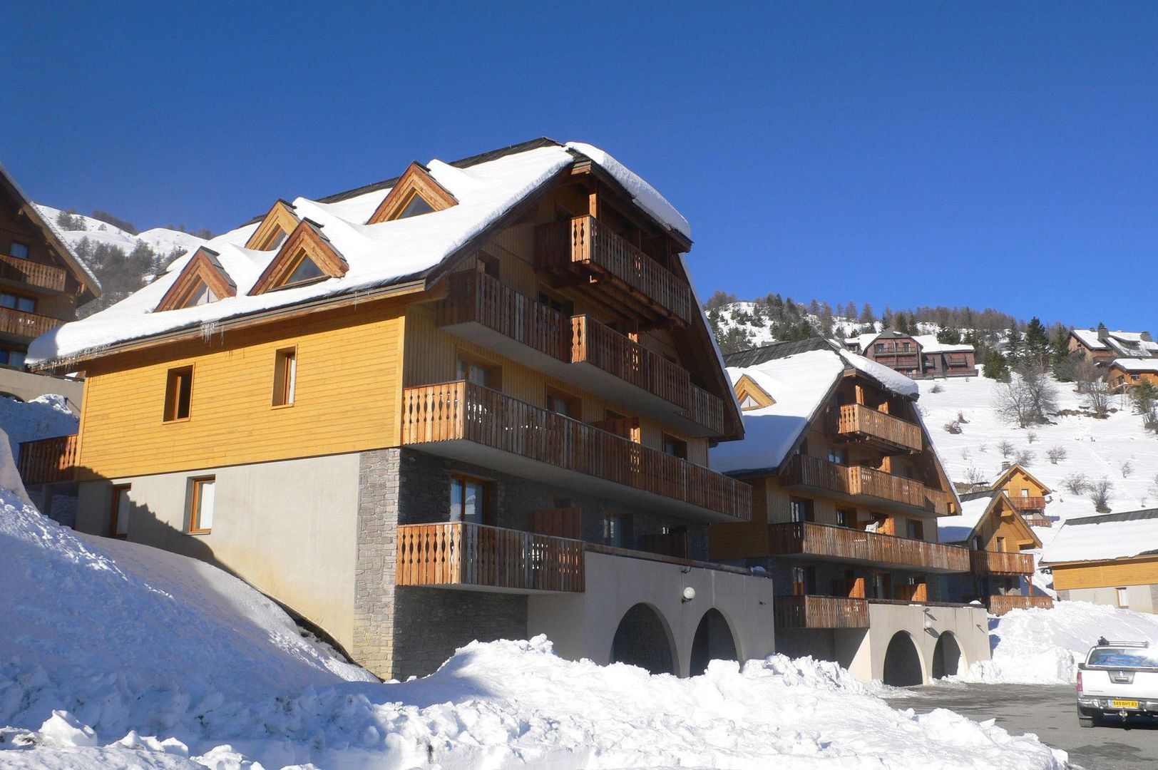 Résidence Les Chalets de Praroustan - Unterkunft in Val-d-Allos-Pra-Loup