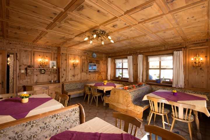 Hotel Pezina frei / Flirsch Österreich Skipass