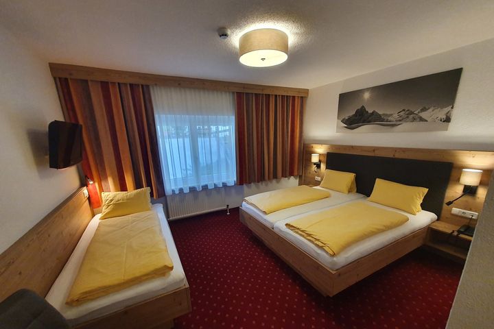 Hotel Garni Dorfblick preiswert / St. Anton am Arlberg Buchung