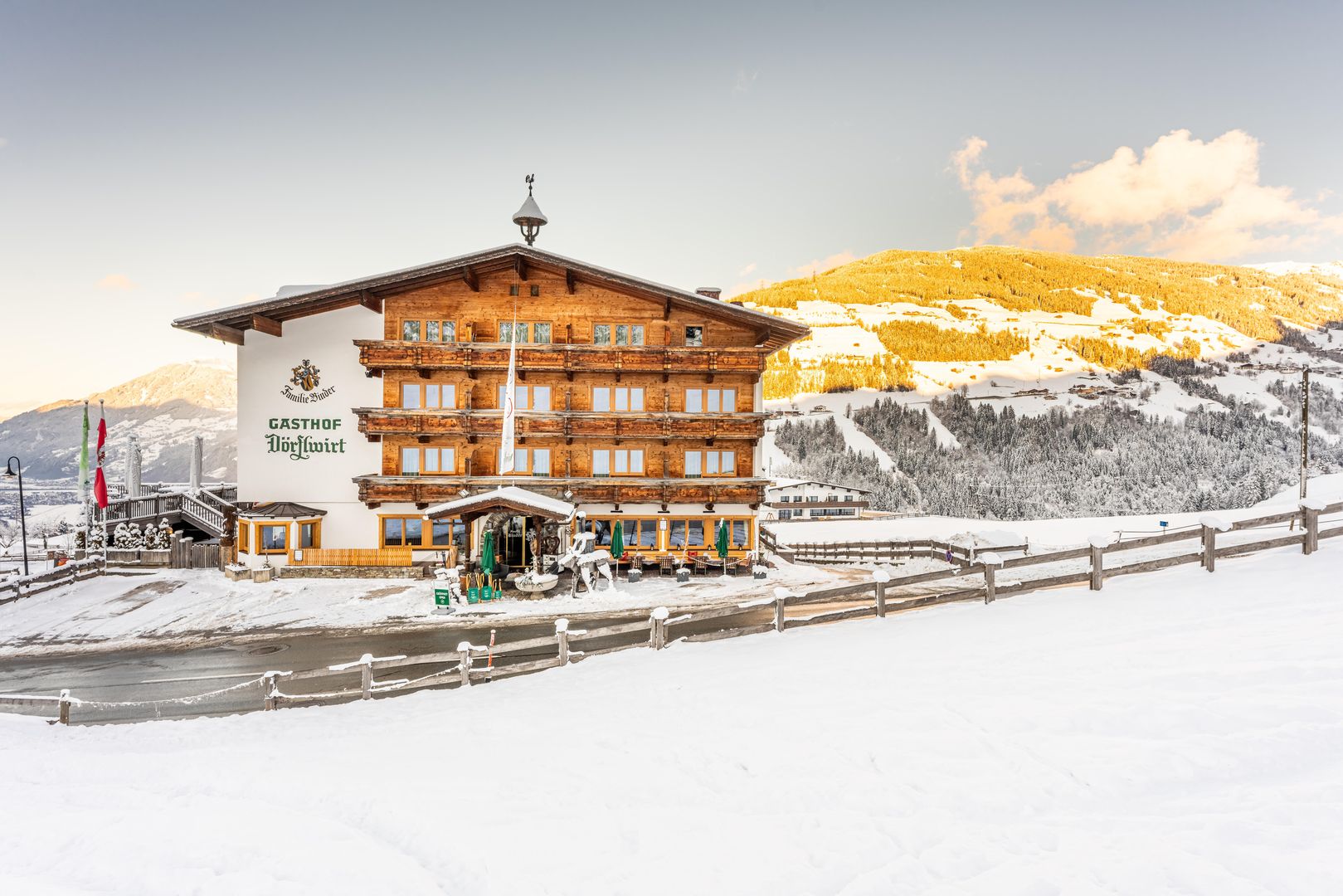 Alpen Wohlfühlhotel Dörflwirt in Zell am Ziller (Zillertal) günstig buchen / Österreich Alpen Wohlfühlhotel Dörflwirt in Zell am Ziller (Zillertal), Alpen Wohlfühlhotel Dörflwirt / Österreich