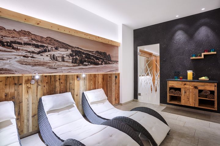 Hotel Garni Savoy frei / Kastelruth - Seis - Völs Italien Skipass