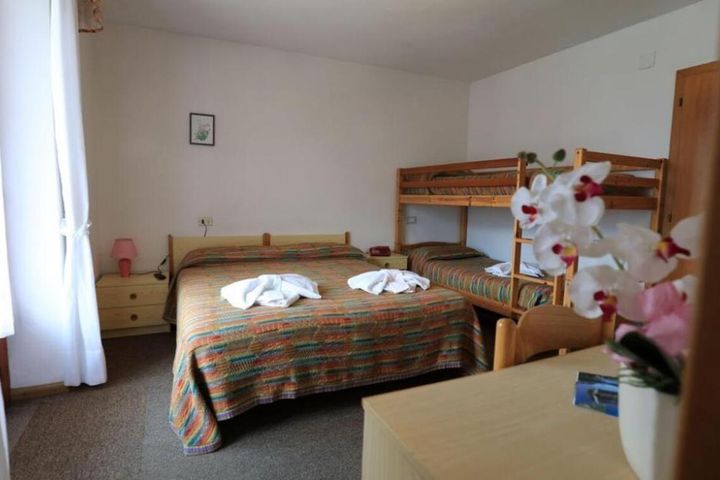Hotel Aurora frei / Molveno Italien Skipass
