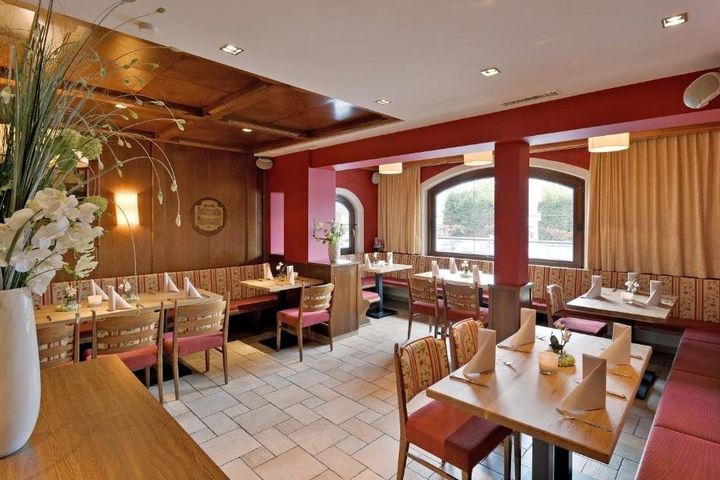 Hotel & Restaurant Tiroler Stuben frei / Kirchbichl Österreich Skipass