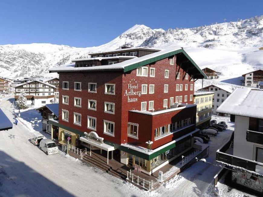 Hotel Arlberghaus Hotel Arlberghaus - Unterkunft in Zuers