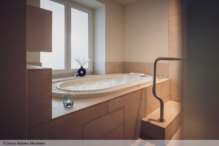 Hotel National frei / Davos Schweiz Skipass