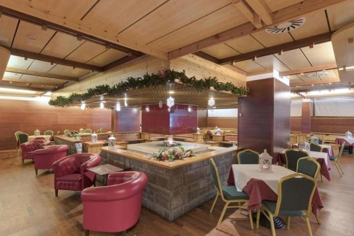 Clubhotel Regina e Fassa frei / Pozza (Dolomiten) Italien Skipass