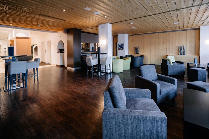 Kongress Hotel Davos frei / Davos Schweiz Skipass