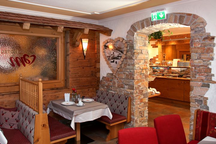 Hotel Eder Michaela frei / Saalbach - Hinterglemm Österreich Skipass