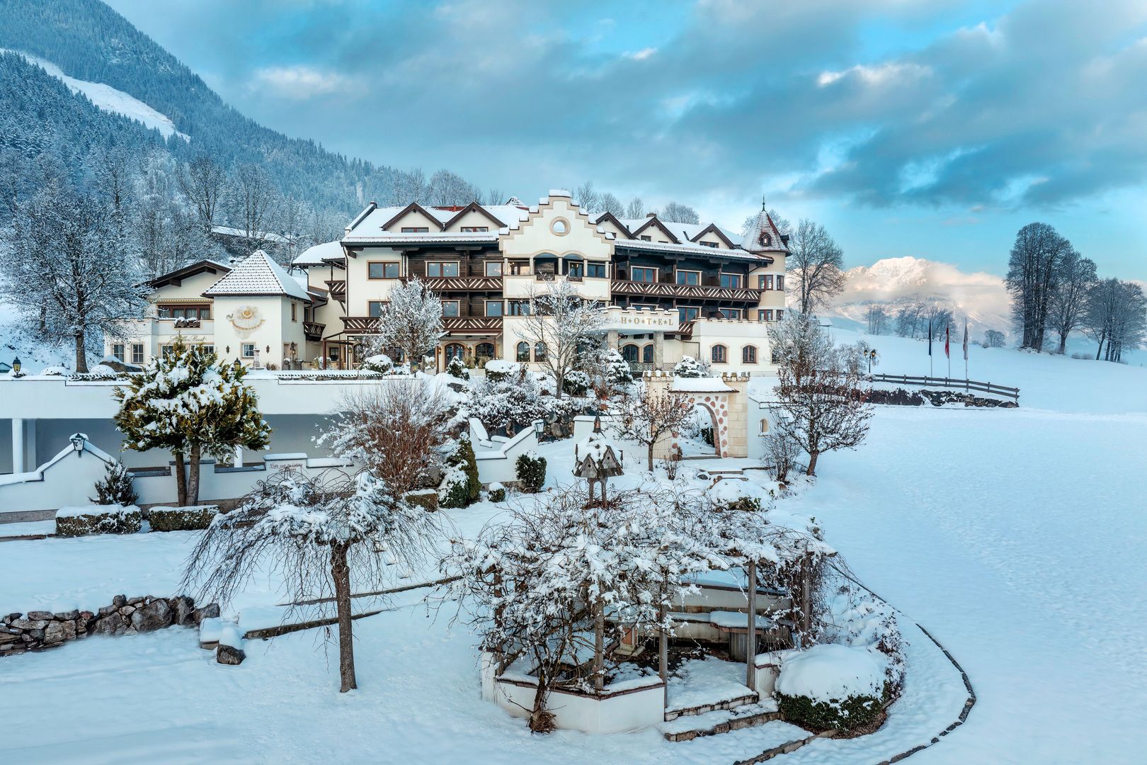 Hotel AlpenSchlössl - Unterkunft in Soell