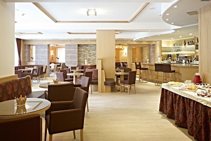 Alpenresort Belvedere SPA-Gourmet-Dolomiti frei / Molveno Italien Skipass